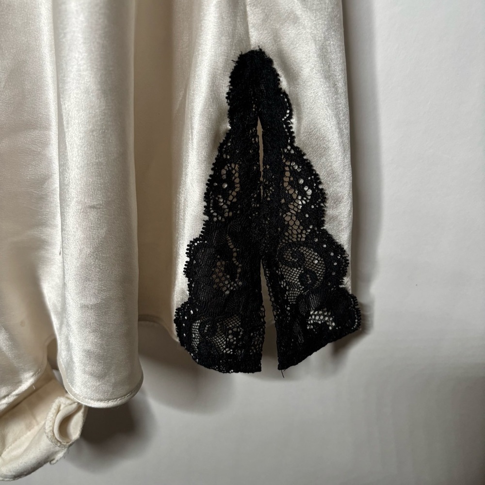 Victoria's Secret V-Neck Lace Satin Teddy size Small - Picture 5 of 13